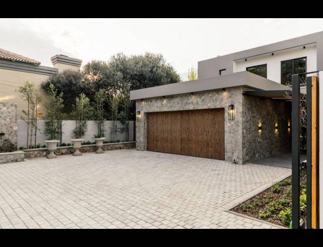 4 BEDROOM HOUSE FOR SALE IN WATERKLOOF RIDGE